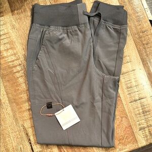 Women’s Monarch gray jogger style scrubs size S